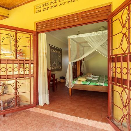 Airport Guesthouse Entebbe Exteriér fotografie