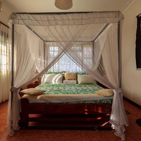 Airport Guesthouse Entebbe Exteriér fotografie